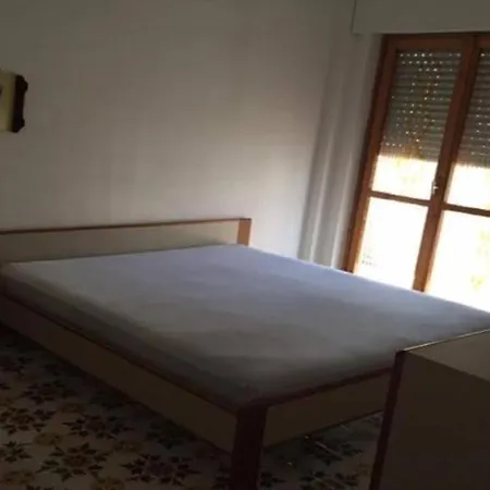 Residence Parco San Giovanni * 스칼레아